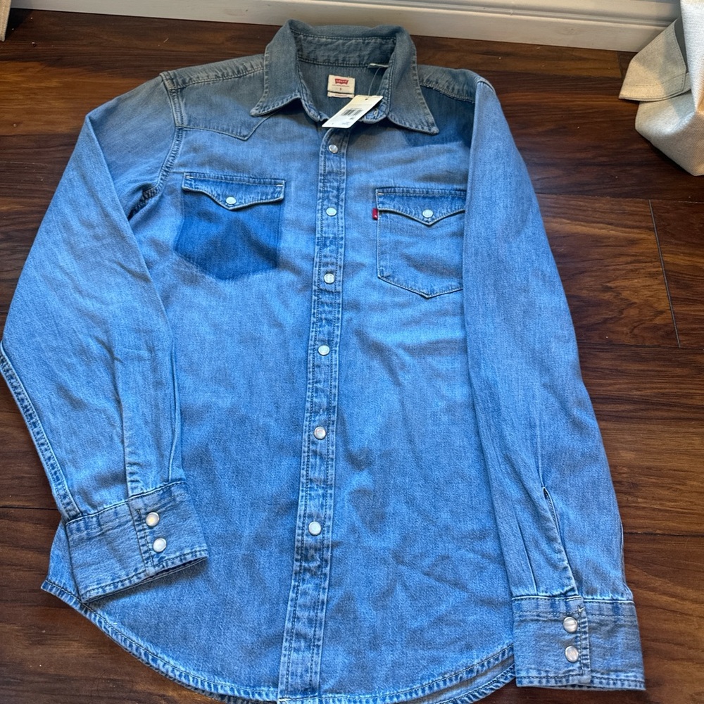 Levi's Men's Classic Blue Button-Down Shirt
